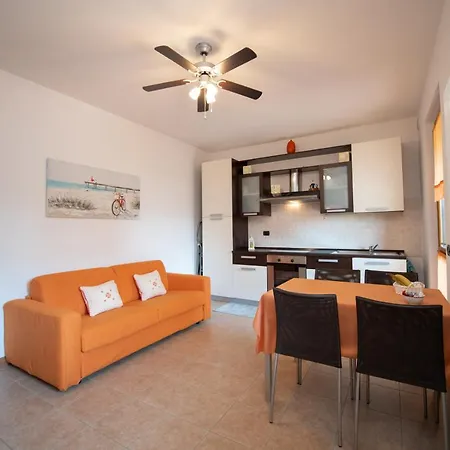 アパート Sunset View Apartment ペスキエーラ・デル・ガルダ