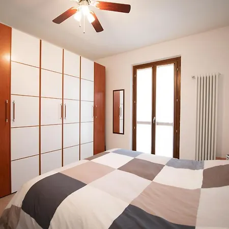 Sunset View Apartment ペスキエーラ・デル・ガルダ